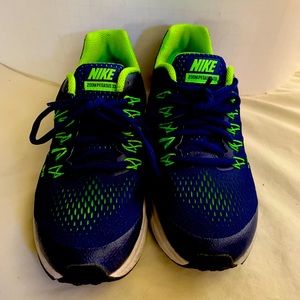 Nike Zoom Pegasus 33 size 5Y